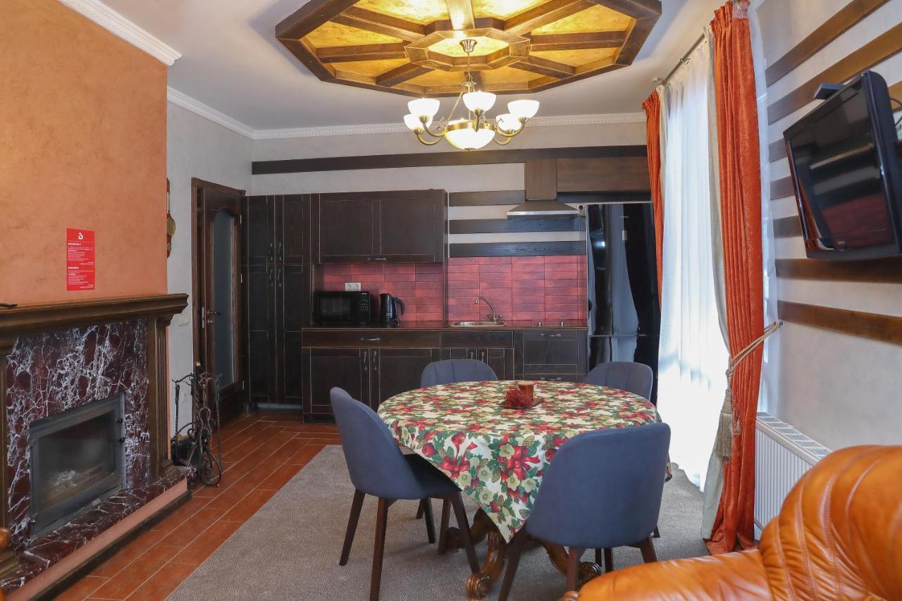 Iris Hotel Bukovel Ngoại thất bức ảnh