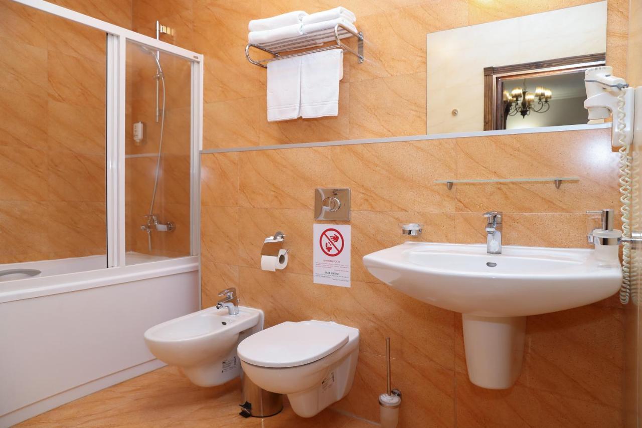 Iris Hotel Bukovel Ngoại thất bức ảnh